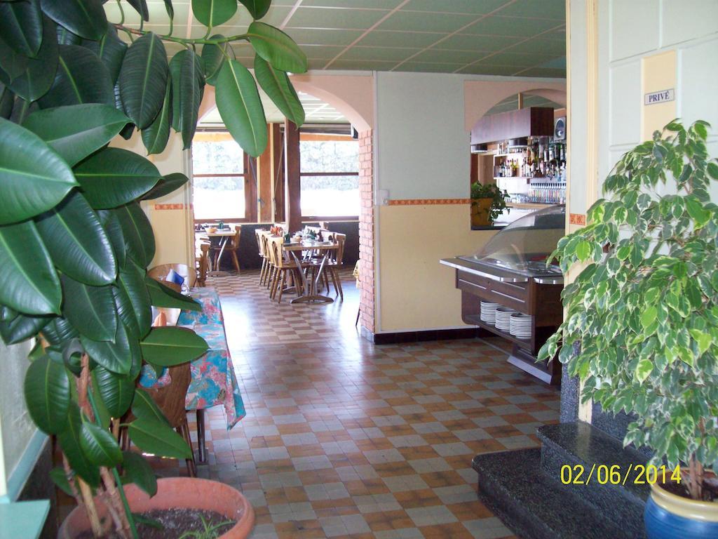 Le Relais Des Blaches Hotel Pierrelatte Luaran gambar
